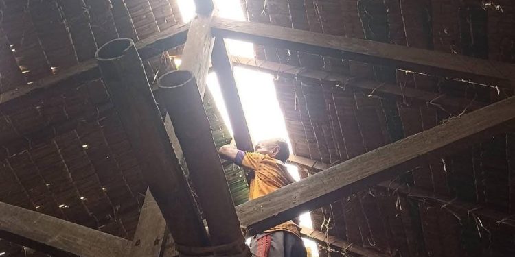 Unggahan viral Muji di media sosial yang menceritakan perjuangan ayahnya, Pak Mulyono, menanti bantuan bedah rumah sejak tiga tahun lalu, (Foto: Facebook @muji)