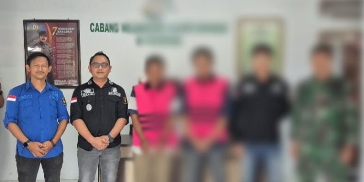 Cabang Kejaksaan Negeri Banggai di Pagimana resmi menetapkan dua orang tersangka berinisial ARR dan SB dalam kasus dugaan korupsi penyalahgunaan Anggaran Pendapatan dan Belanja Desa (APBDes) Desa Siuna, Kecamatan Pagimana, Kabupaten Banggai, Jumat (6/2/2026). (HO/Kilasbanggai)