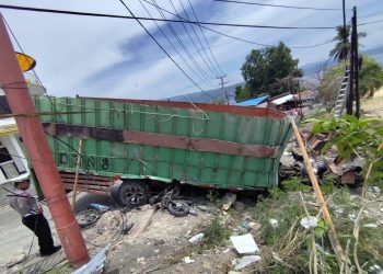 Tragedi Selasa Sore di Luwuk: Truk Fuso Hilang Kendali, Satu Nyawa Melayang