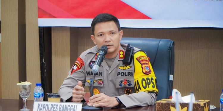 AKBP Wayan Wayracana Aryawan  - Kapolres Banggai