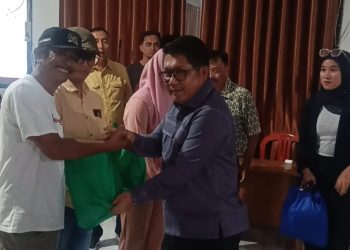 Beniyanto Salurkan 5.000 Paket Sembako, Sentuh Langsung Masyarakat Banggai