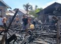Diduga Akibat Meteran Listrik, Rumah Kayu Milik Lansia di Desa Tou Ludes Terbakar