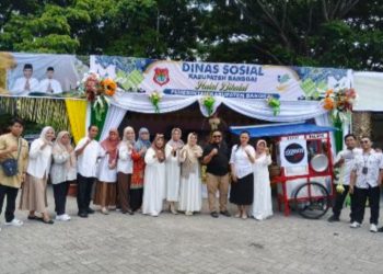 Dinsos Banggai Tampil Beda di Festival Ketupat