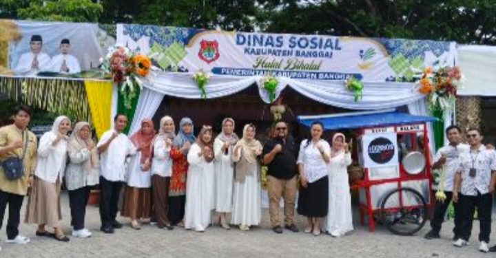 Pada kegiatan Halal Bihalal dan Festival Ketupat yang dipusatkan di Lapangan Mirqan Bukit Halimun, Dinas Sosial Kabupaten Banggai tampil beda.