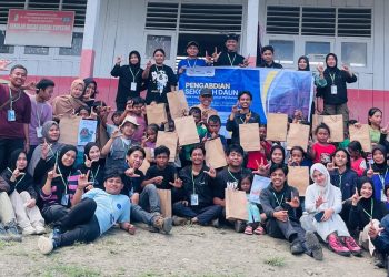 Pengabdian “Sekolah Daun”: Menguatkan Literasi Dasar Anak di Wilayah Akses Terbatas