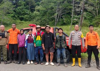 Tim SAR Gabungan Berhasil Selamatkan Dua Pendaki yang Tersesat di Bukit Country