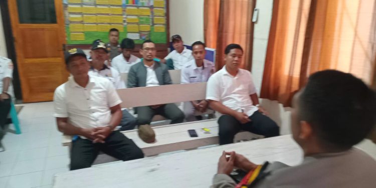 Awal Tugas, Kapolsek Nuhon Gelar Silaturahmi dengan Kepala Desa, Ajak Jaga Kamtibmas