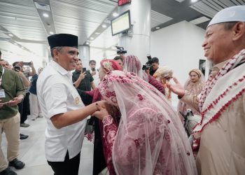 Jemaah Haji Sulteng Tiba di Palu, Disambut Haru Gubernur dan Keluarga