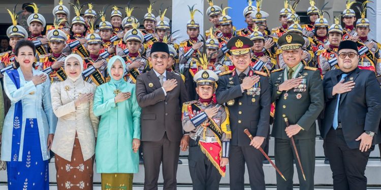 Pimpin HUT Bhayangkara ke-80, Gubernur Anwar Hafid Sambut Kapolda Sulteng yang Baru Naik Pangkat