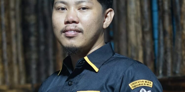 Muhamad Ramdhan Bukalang, Tenaga Ahli DPRD Kabupaten Banggai Fraksi Partai Golkar.